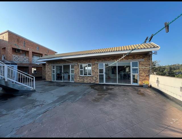 2,500M² BUSINESS CENTRE FOR SALE IN GANDHINAGAR